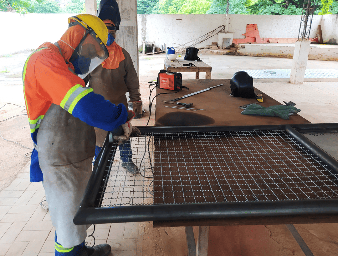 Serviços de fabricação de peças